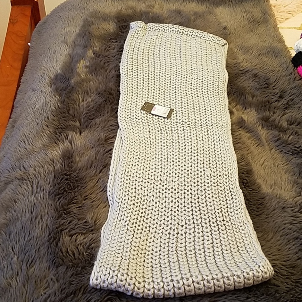 Grey Shimmering Infinity Scarf - Picture 3 of 4